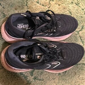 Brook glycerin 19 women’s 10 runners shoe